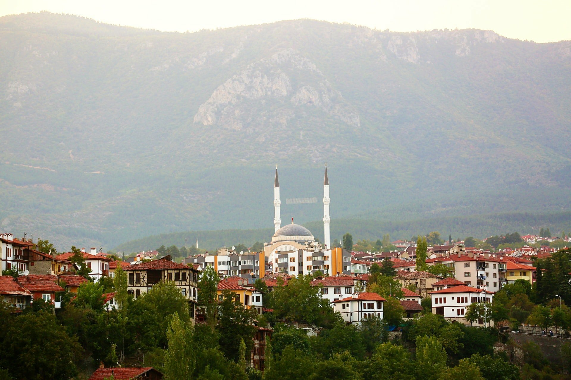 Orucu Bozan Ve Bozmayan Şeyler yazısı için kapak fotoğrafı.