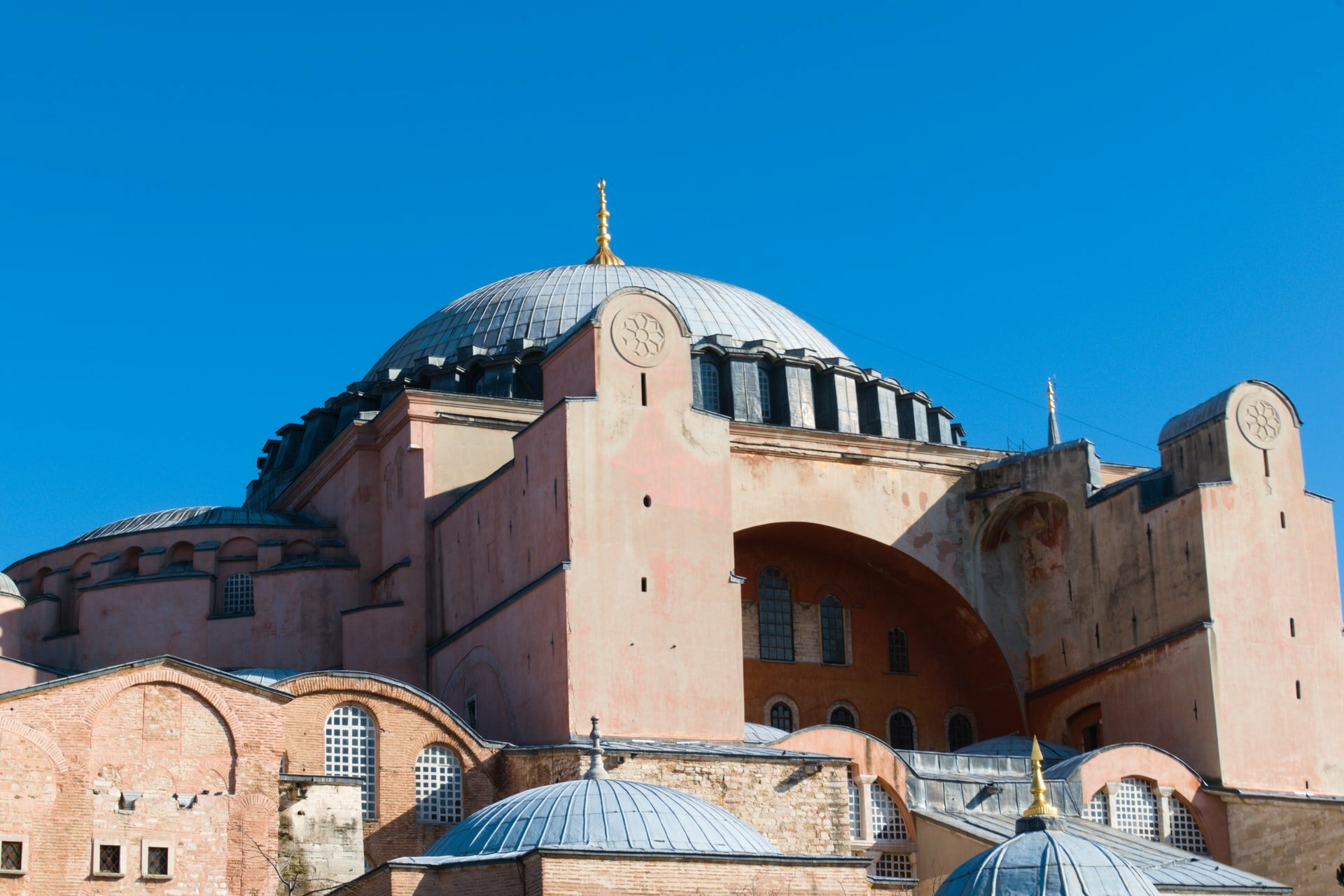 Orucu Bozmayan Şeyler yazısı için kapak fotoğrafı.