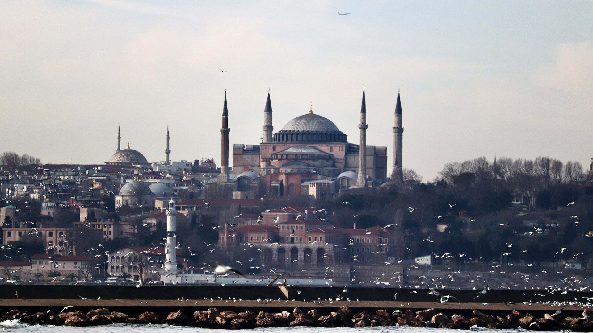 Oruçla Allâh’a Vâsıl Olmak İçin Harâmları Terk Etmek Şarttır yazısı için kapak fotoğrafı.